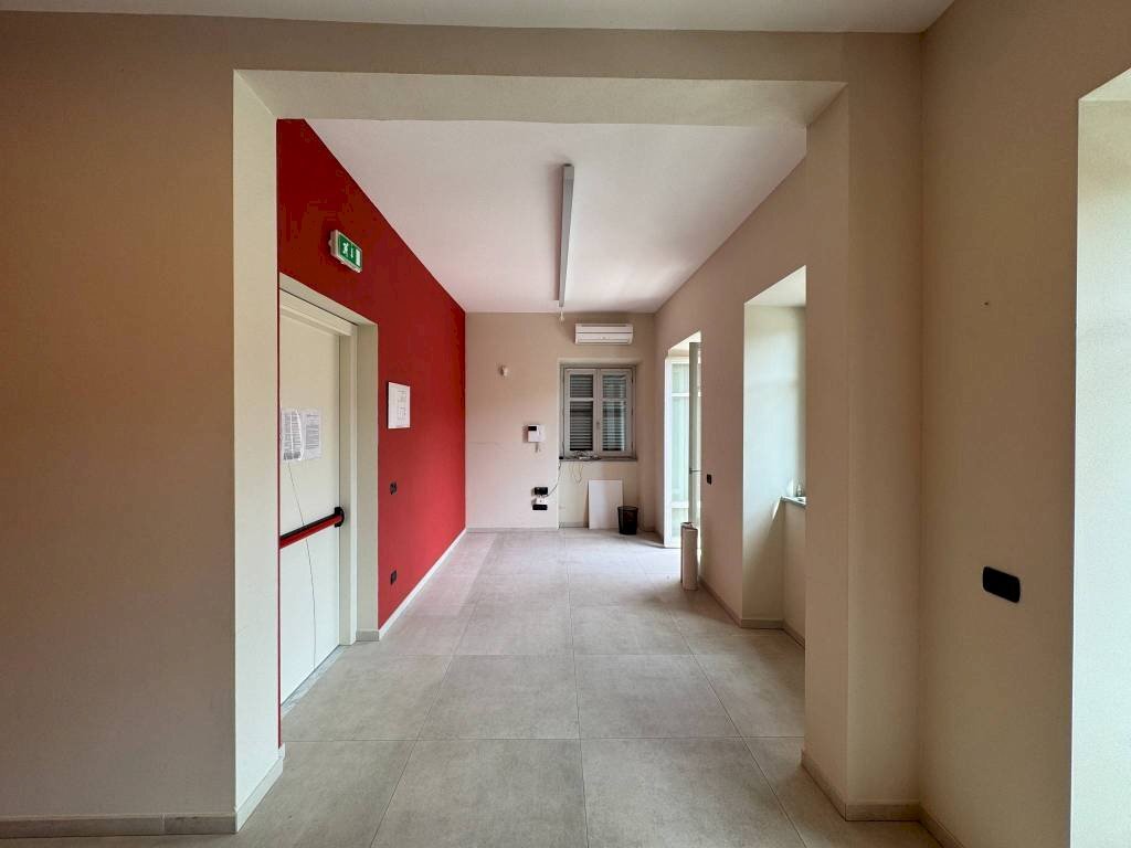 Ingresso - Appartamento via Giuseppe Garibaldi, 14, Monforte d'Alba - foto 3