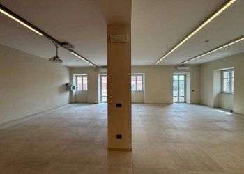 Interno appartamento - Appartamento via Giuseppe Garibaldi, 14, Monforte d'Alba - foto 13