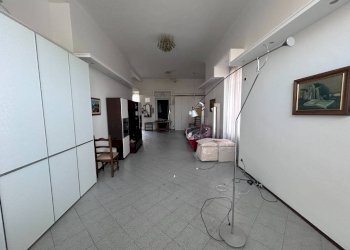 Interno non residenziale - Negozio via Giacomo Matteotti, 21, Bordighera - foto 7