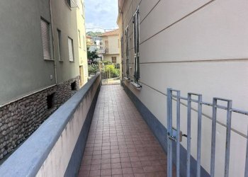 Cortile interno - Negozio via Giacomo Matteotti, 21, Bordighera - foto 11