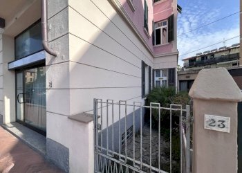 Dettagli - Negozio via Giacomo Matteotti, 21, Bordighera - foto 12