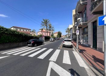 Zona - Negozio via Giacomo Matteotti, 21, Bordighera - foto 14