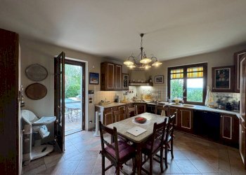 Cucina - Villa Frazione San Bartolomeo, 76, Cherasco - foto 21