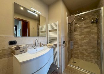 Bagno - Villa Frazione San Bartolomeo, 76, Cherasco - foto 33