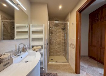 Bagno - Villa Frazione San Bartolomeo, 76, Cherasco - foto 34