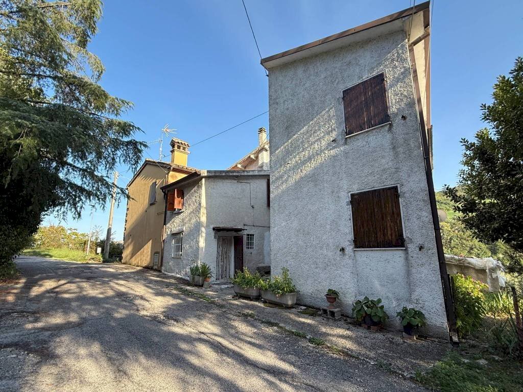 Facciata - Casa indipendente via Ornaccia, Monte Grimano Terme - foto 2