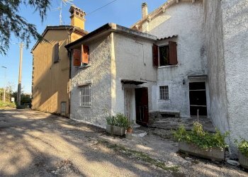Facciata - Casa indipendente via Ornaccia, Monte Grimano Terme - foto 1