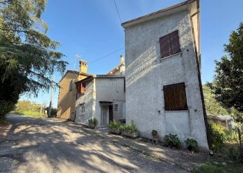 Facciata - Casa indipendente via Ornaccia, Monte Grimano Terme - foto 2