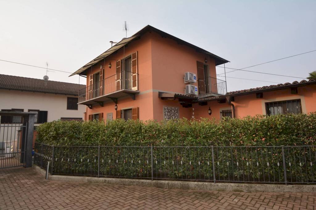 Facciata - Villa via Murina, 12, Carmagnola - foto 1