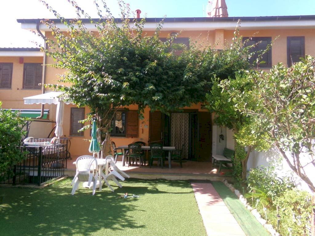 Facciata - Villa via delle Tamerici, Anzio - foto 1