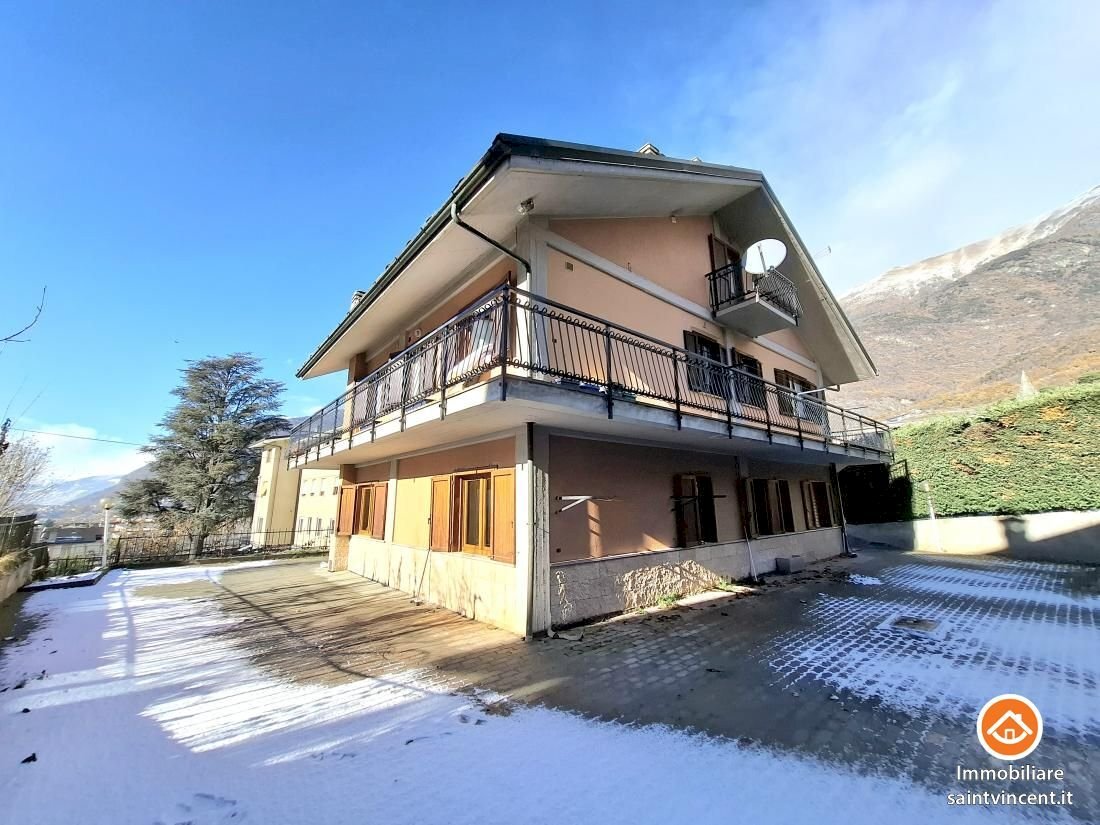 Apartment Via Monsignor Alliod 17, Saint-Vincent - photo 2