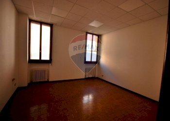 Ufficio via Mazzini, 1 
 Finale Emilia, Finale Emilia - foto 9