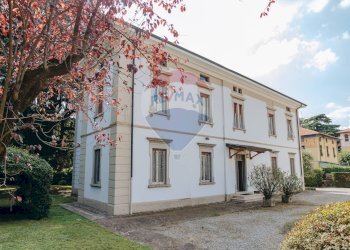 Villa Via Marconi, 3 
 Rovato, Rovato - foto 1