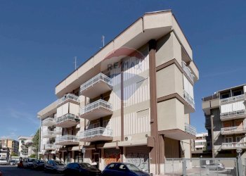 Edificio all\'aperto - Trilocale Via Antonio De Ferraris
 
46, Bari - foto 1