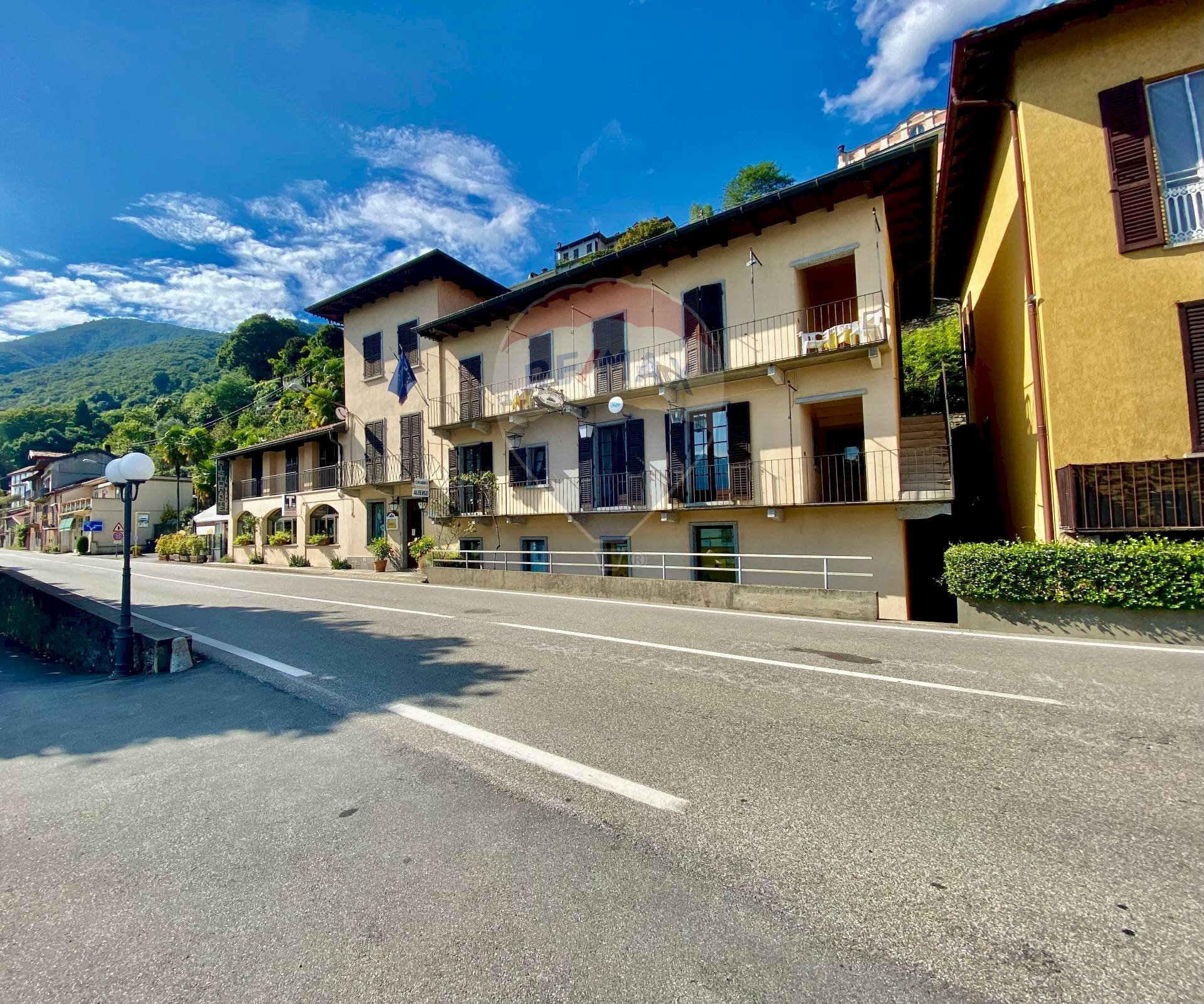 Edificio all\'aperto - Attività Commerciale Oggebbio - foto 1