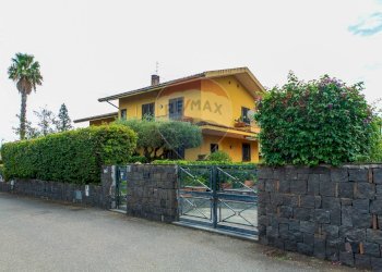Casa all\'aperto - Villa a Schiera via case nuove
 
50, Mascalucia - foto 1