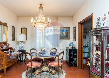 Sala da pranzo - Villa a Schiera via case nuove
 
50, Mascalucia - foto 10
