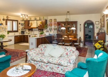 Sala da pranzo - Villa a Schiera via case nuove
 
50, Mascalucia - foto 39