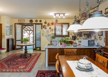 Sala da pranzo - Villa a Schiera via case nuove
 
50, Mascalucia - foto 41
