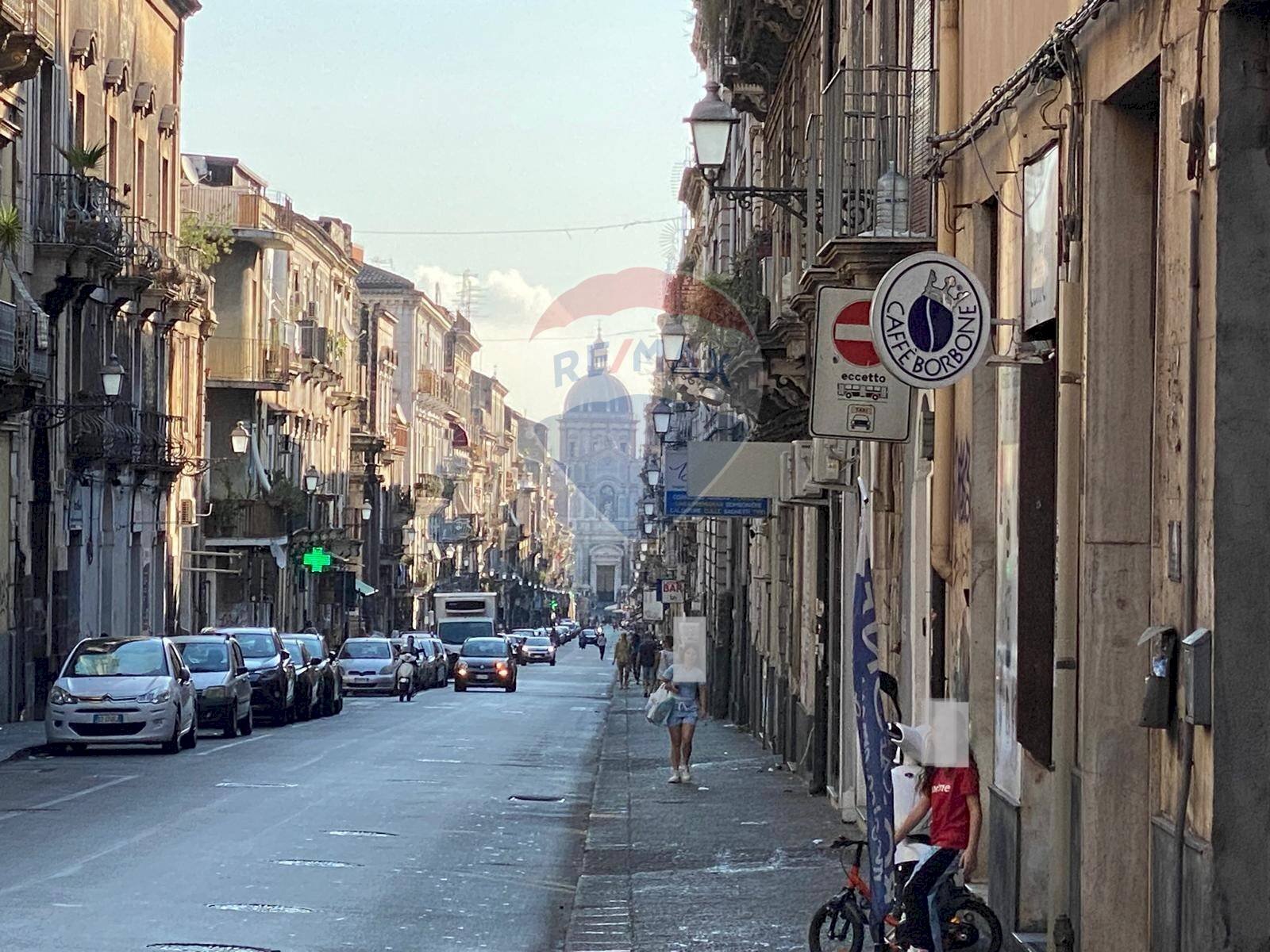 Edificio all\'aperto - Box Via Garibaldi
 
269, Catania - foto 1