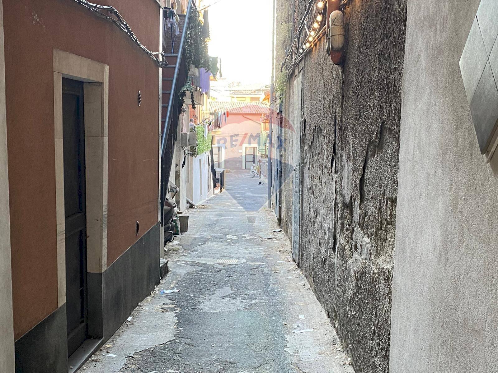 Edificio all\'aperto - Box Via Garibaldi
 
269, Catania - foto 3