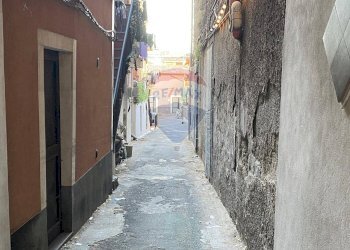 Edificio all\'aperto - Box via Garibaldi
 
269, Catania - foto 3