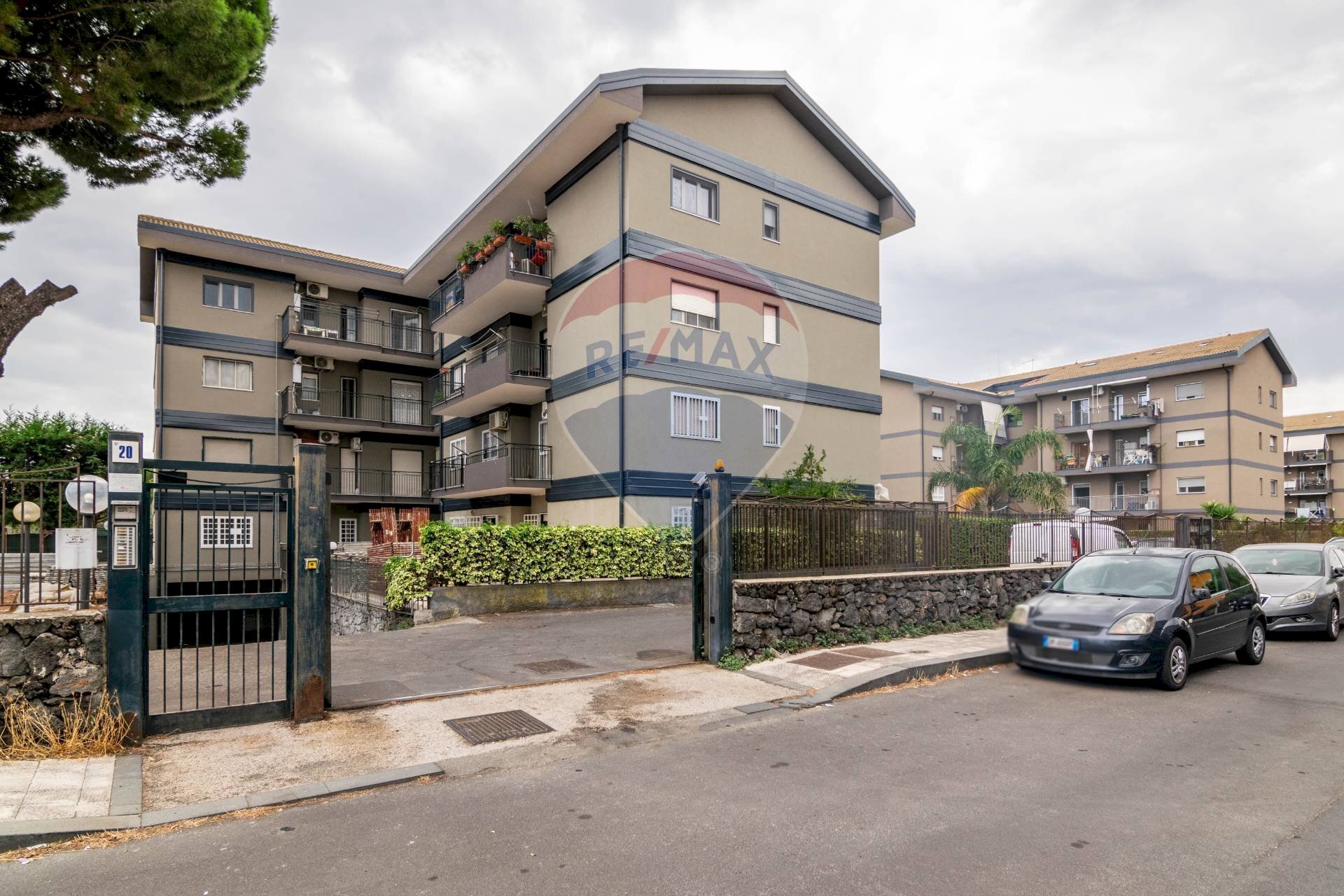 Edificio all\'aperto - Four-room apartment Via Calatafimi
 
20, San Giovanni la Punta - photo 1