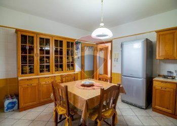 Sala da pranzo - Four-room apartment Via Calatafimi
 
20, San Giovanni la Punta - photo 11