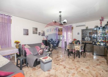 Sala da pranzo - Villa Via Epicarmo
 
9, Caltagirone - foto 25