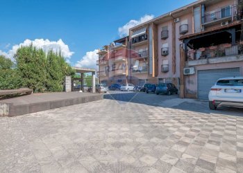 Edificio all\'aperto - Locale Commerciale Via Bouganvillea
 
20, Caltagirone - foto 3