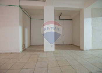 Stanza vuota - Locale Commerciale Via Bouganvillea
20, Caltagirone - foto 13