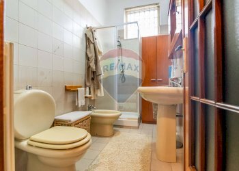 Bagno - Villa Bifamiliare via caramme
 
24, Valverde - foto 11