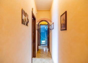 Hall / corridoio - Villa Bifamiliare via caramme
 
24, Valverde - foto 13