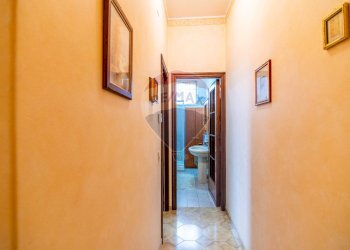 Hall / corridoio - Villa Bifamiliare via caramme
 
24, Valverde - foto 14