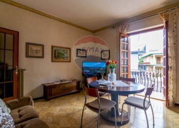 Sala da pranzo - Villa Bifamiliare via caramme
 
24, Valverde - foto 22