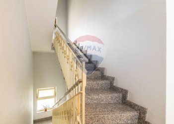 Scale - Villa Bifamiliare via caramme
 
24, Valverde - foto 23