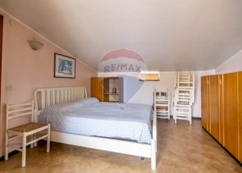 Camera / camera da letto - Villa Bifamiliare via caramme
 
24, Valverde - foto 26