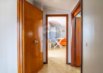 Hall / corridoio - Villa Bifamiliare via caramme
 
24, Valverde - foto 28