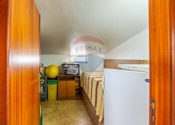 Camera / camera da letto - Villa Bifamiliare via caramme
 
24, Valverde - foto 29