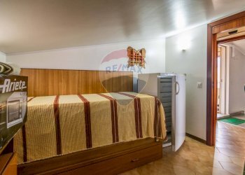 Camera / camera da letto - Villa Bifamiliare via caramme
 
24, Valverde - foto 30