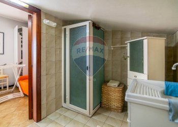 Bagno - Villa Bifamiliare via caramme
 
24, Valverde - foto 36