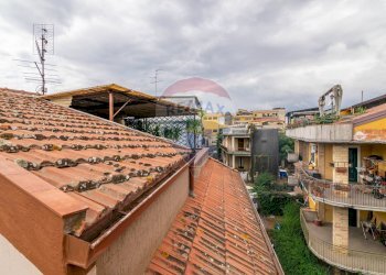 Edificio all\'aperto - Villa Bifamiliare via caramme
 
24, Valverde - foto 39