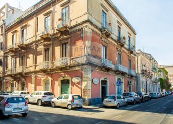 Edificio all\'aperto - Locale Commerciale Piazza Lanza
 
8, Catania - foto 4