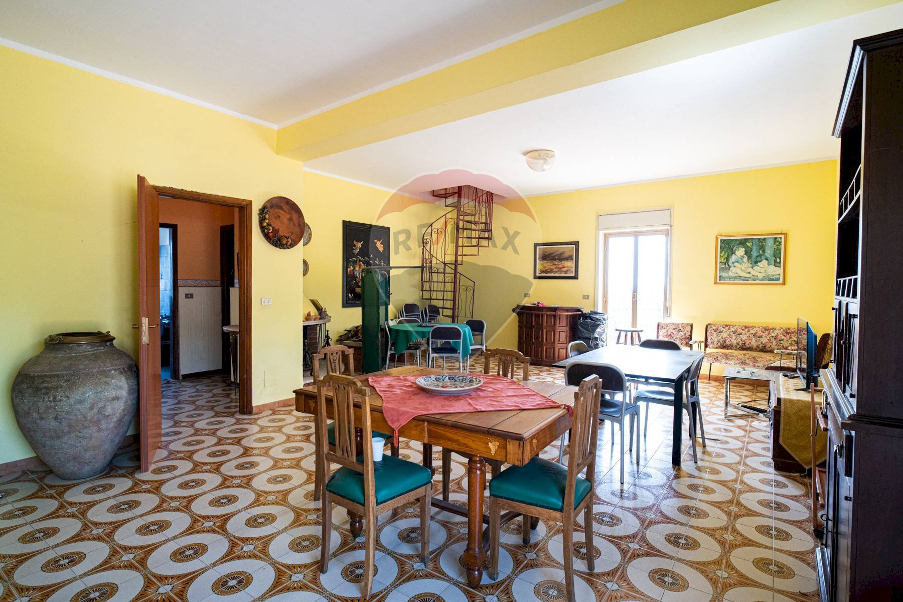 Sala da pranzo - Villa C.da Iazzo Vecchia Strada Serafica
 
5, Santa Maria di Licodia - foto 3