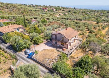 Casa all\'aperto - Villa C.da Iazzo Vecchia Strada Serafica
 
5, Santa Maria di Licodia - foto 1
