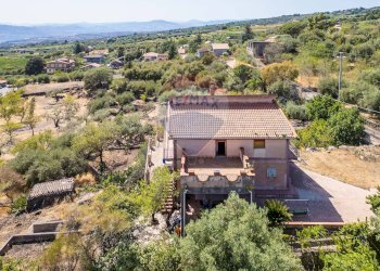 Casa all\'aperto - Villa C.da Iazzo Vecchia Strada Serafica
 
5, Santa Maria di Licodia - foto 31