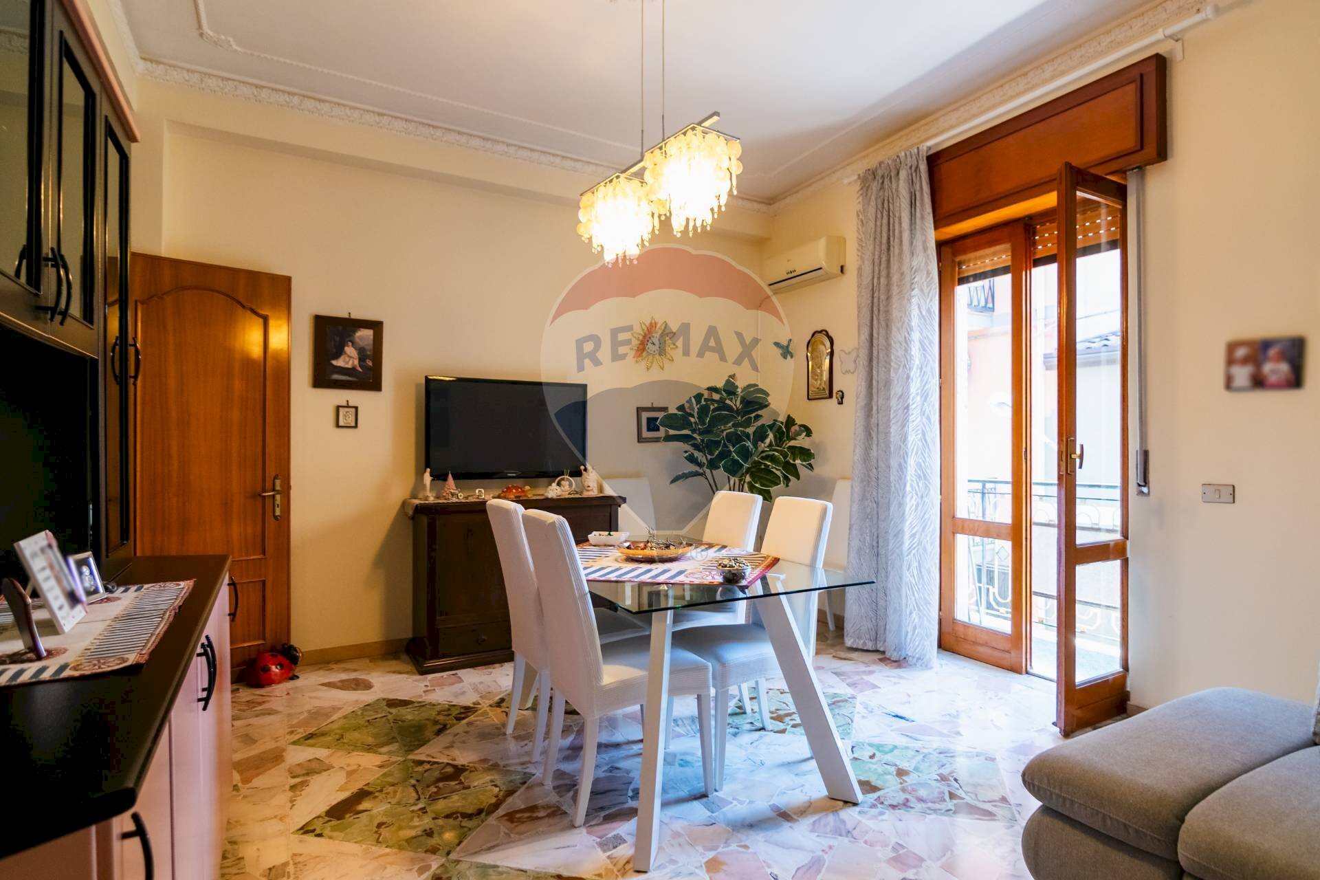 Sala da pranzo - Appartamento Via Cavour
70, Misterbianco - foto 2
