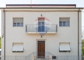 Facciata edificio - Quadrilocale Via Aretina
 
338, Montevarchi - foto 1