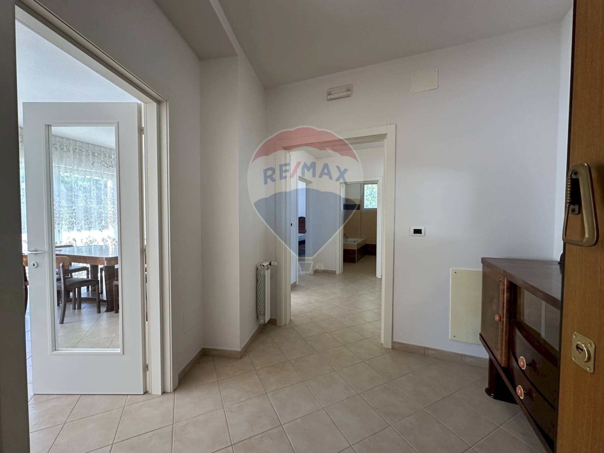 Hall / corridoio - Three-room apartment Viale Duca degli Abruzzi
21, L'Aquila - photo 2