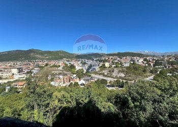 Vista delle montagne - Trilocale Viale Duca degli Abruzzi
 
21, L'Aquila - foto 14